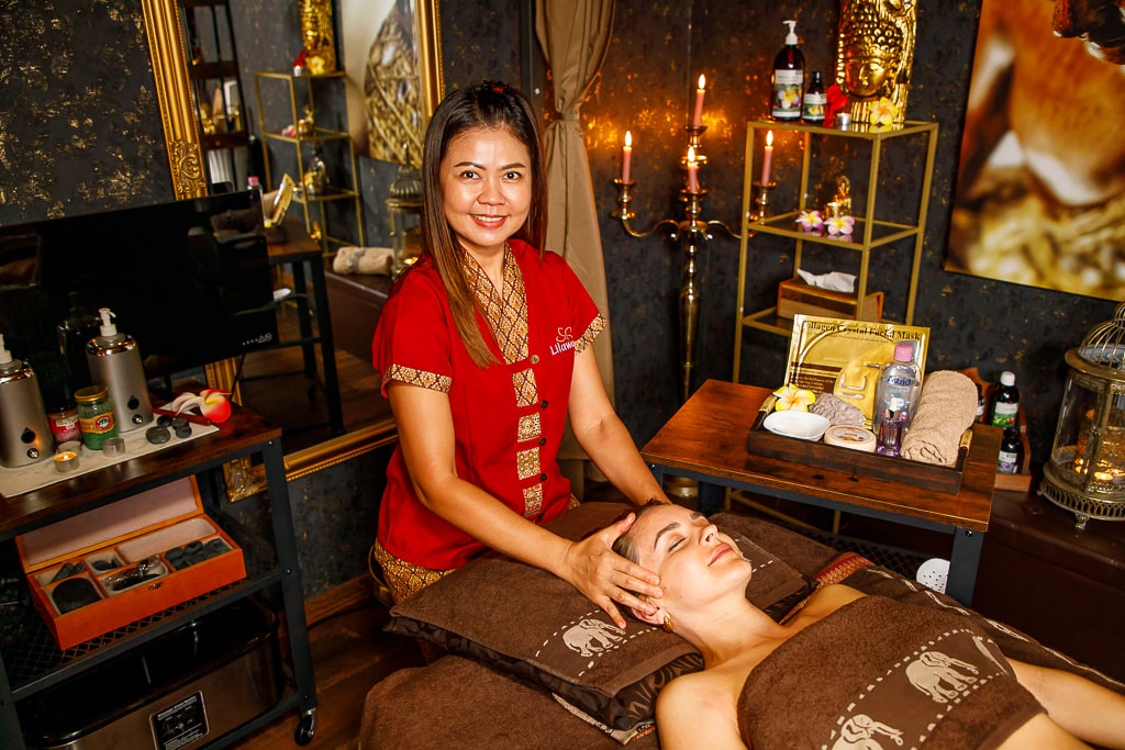 full_body_oil_aroma_massage_head_ear_and_face_massage_reflexology_foot_massage_i1