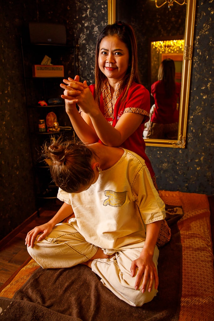 traditional_thai_massage_head_ear_and_face_massage_h1