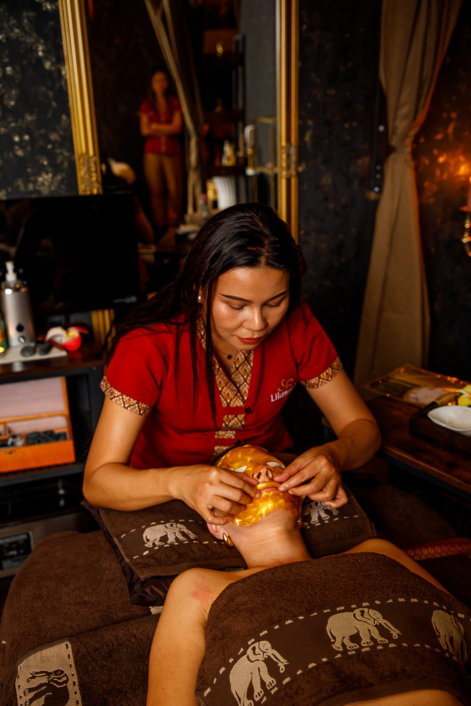 traditionelle_thai_massage_gesichtsmassage_mit_kollagenmaske_fussreflexzonenmassage_30_min_i1